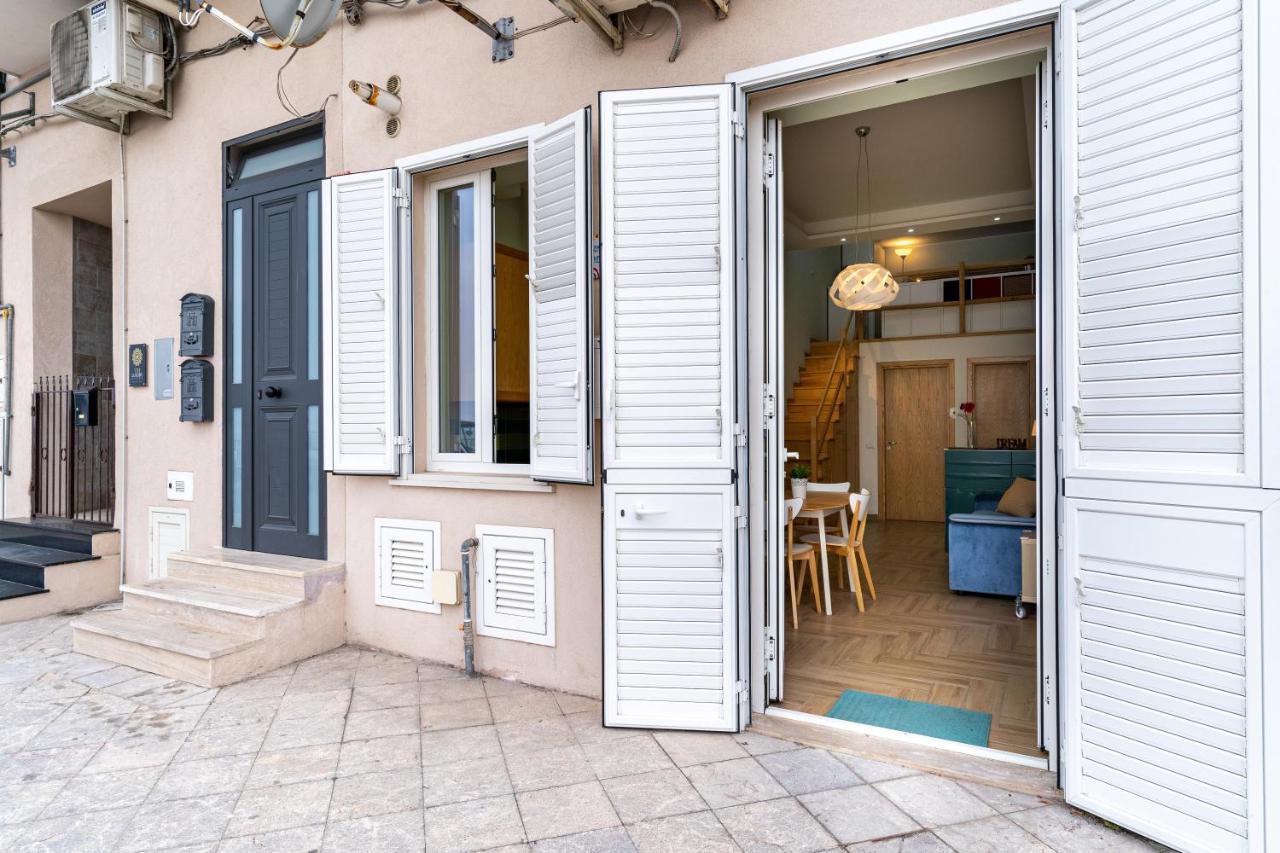 Giardini Naxos Lovely Flat In Front Of The Beach Экстерьер фото